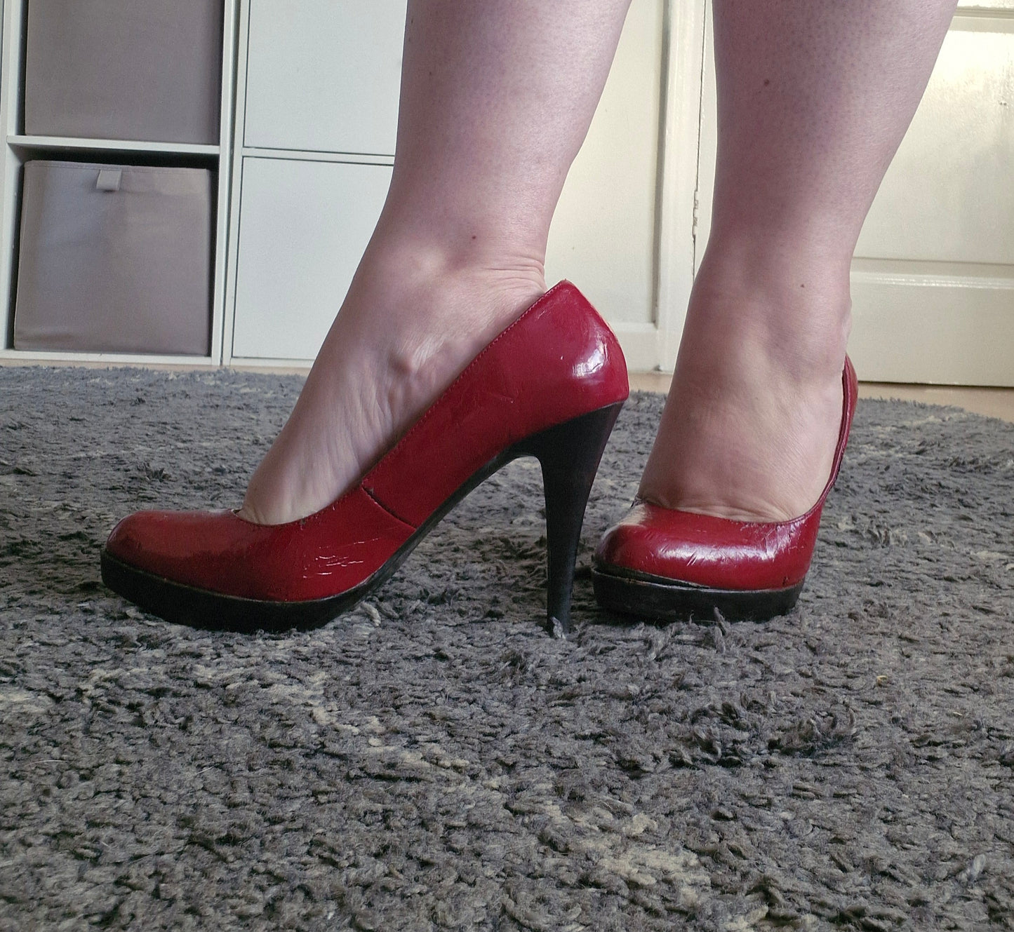 Seductively Sexy Red Heels with black soles / UK6 / Well Worn