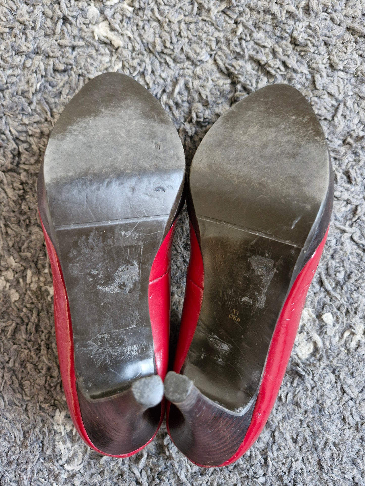Seductively Sexy Red Heels with black soles / UK6 / Well Worn
