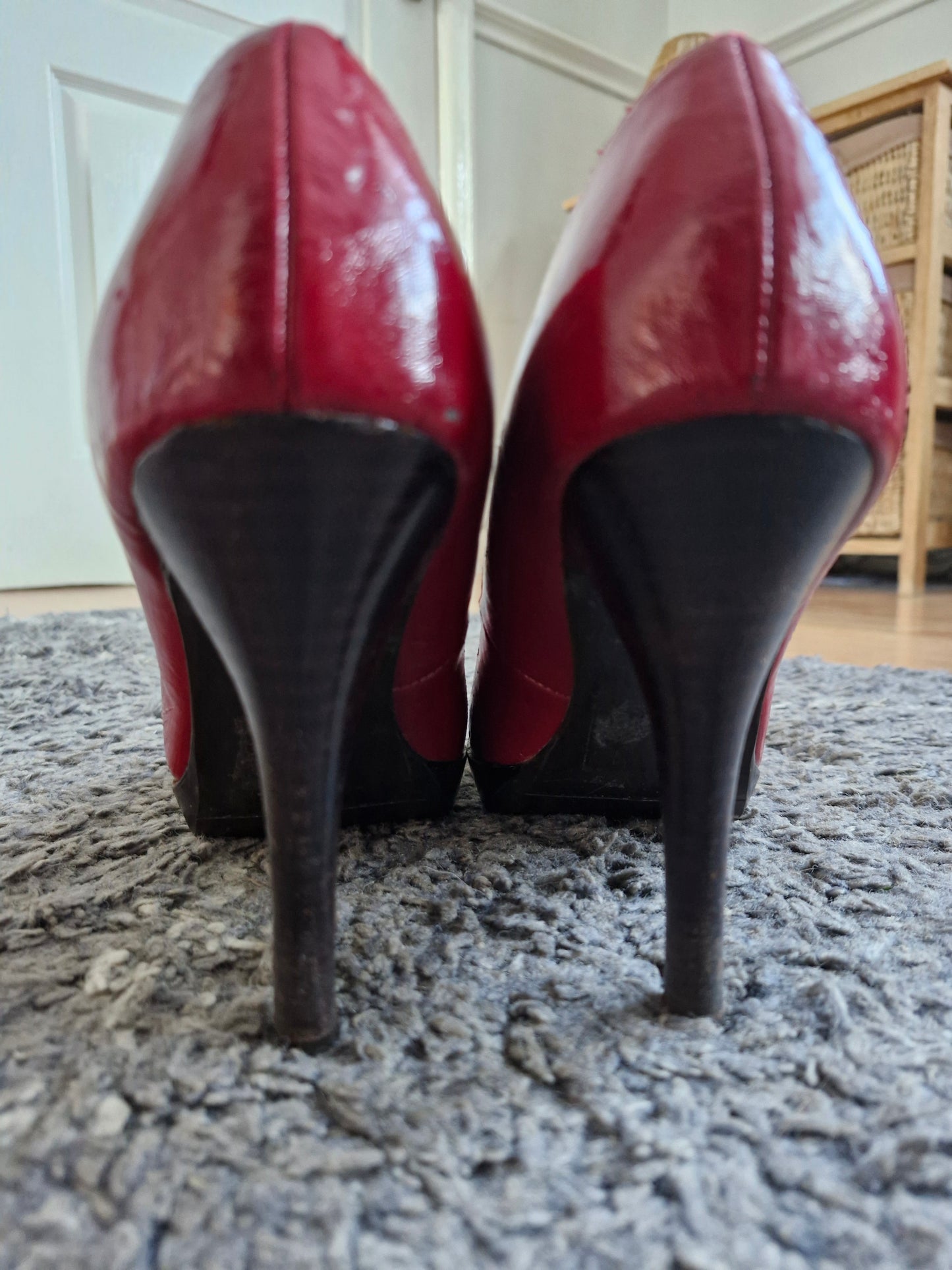 Seductively Sexy Red Heels with black soles / UK6 / Well Worn