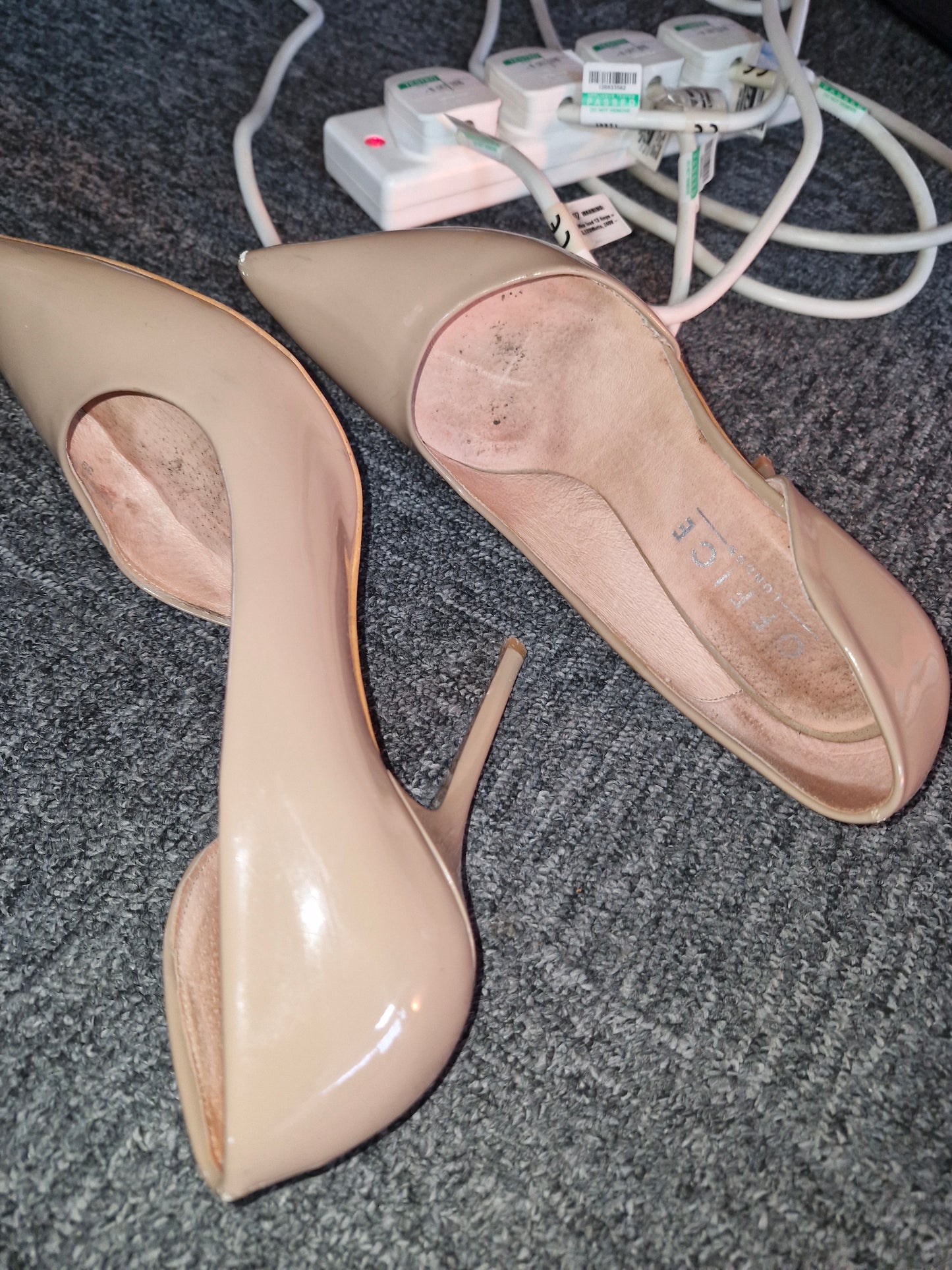 Beige cutaway Heels / Well Worn / UK6