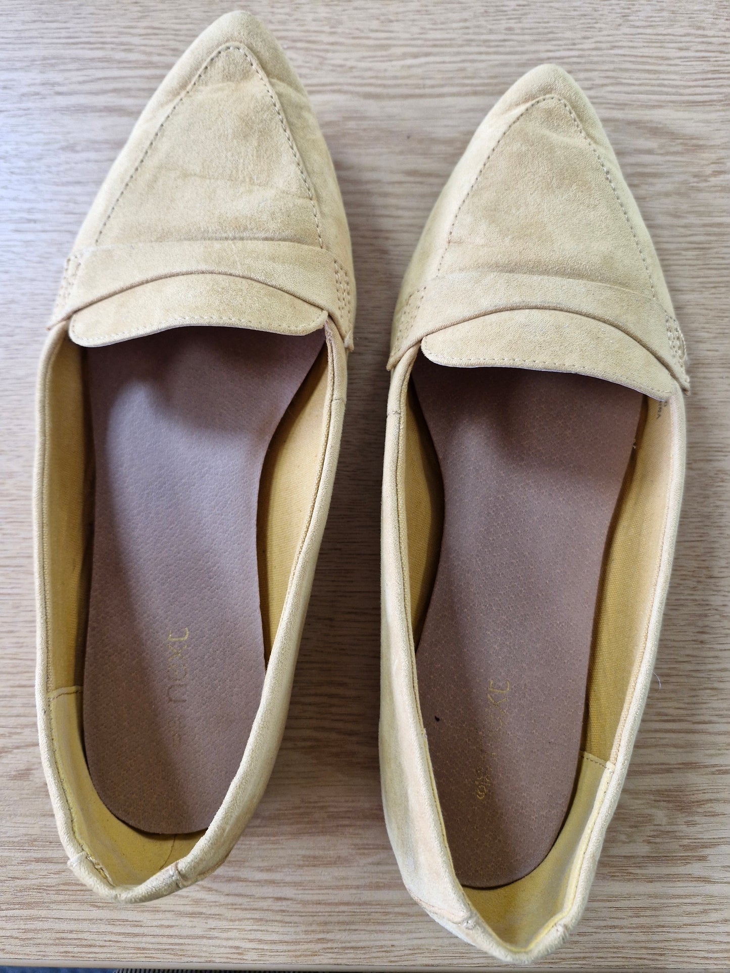 Next Yell9w Well Worn Flats / UK6