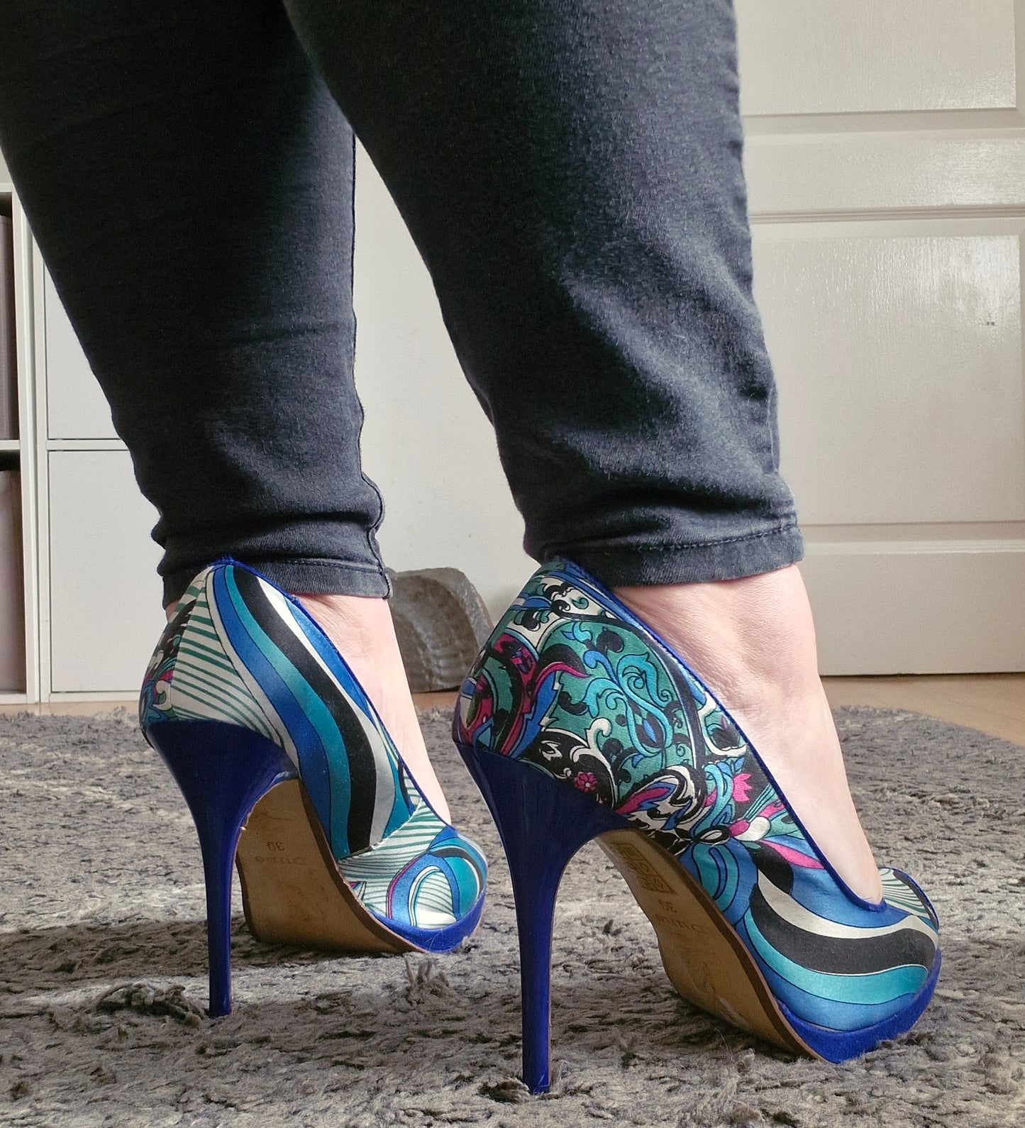 Dune well worn peeped toe heels/ UK6