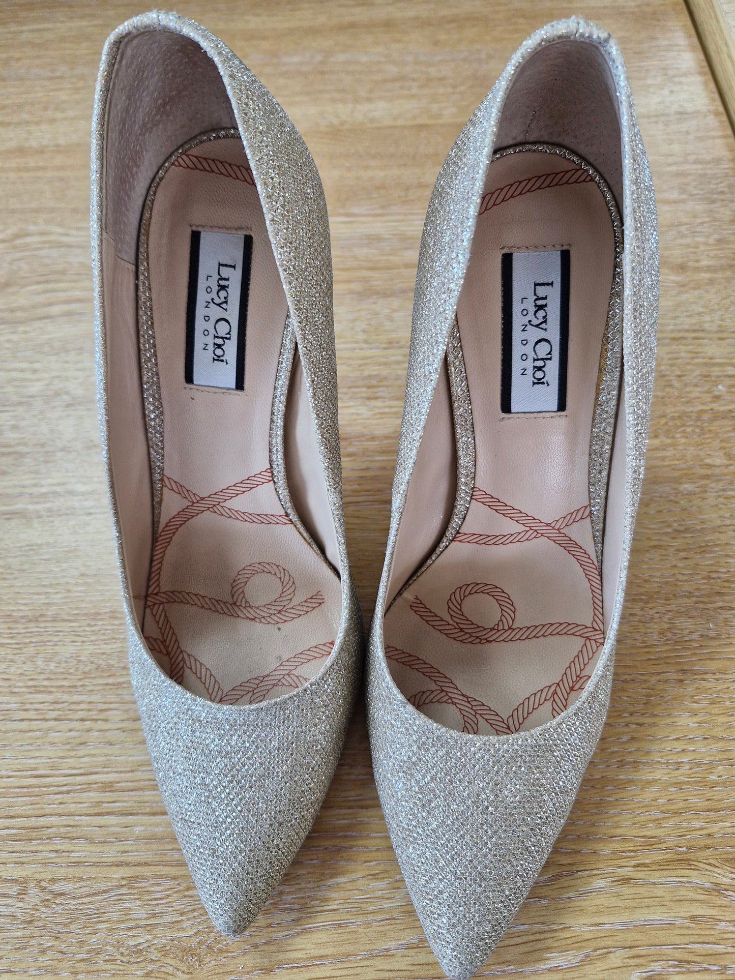 Gold Lucy Choi / Well Worn / UK6