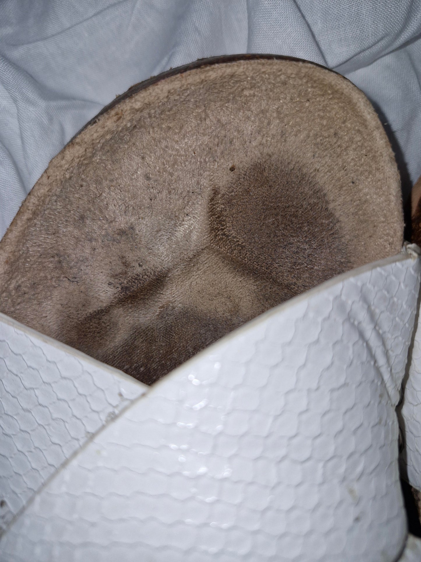 White Sandals, Heavily Worn, Medium Scent - UK6