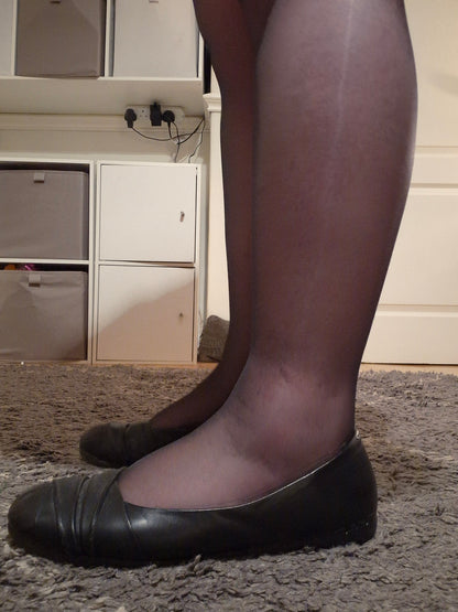 Well Worn Black ballerina Flats / UK6