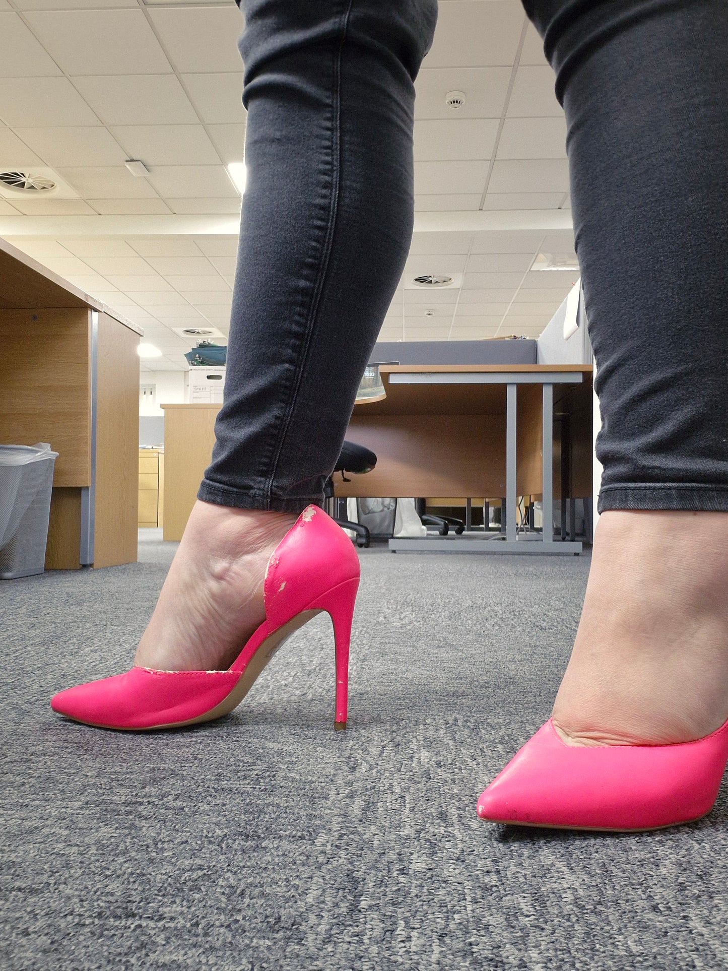 Vintage Office Neon Pink Heels UK6