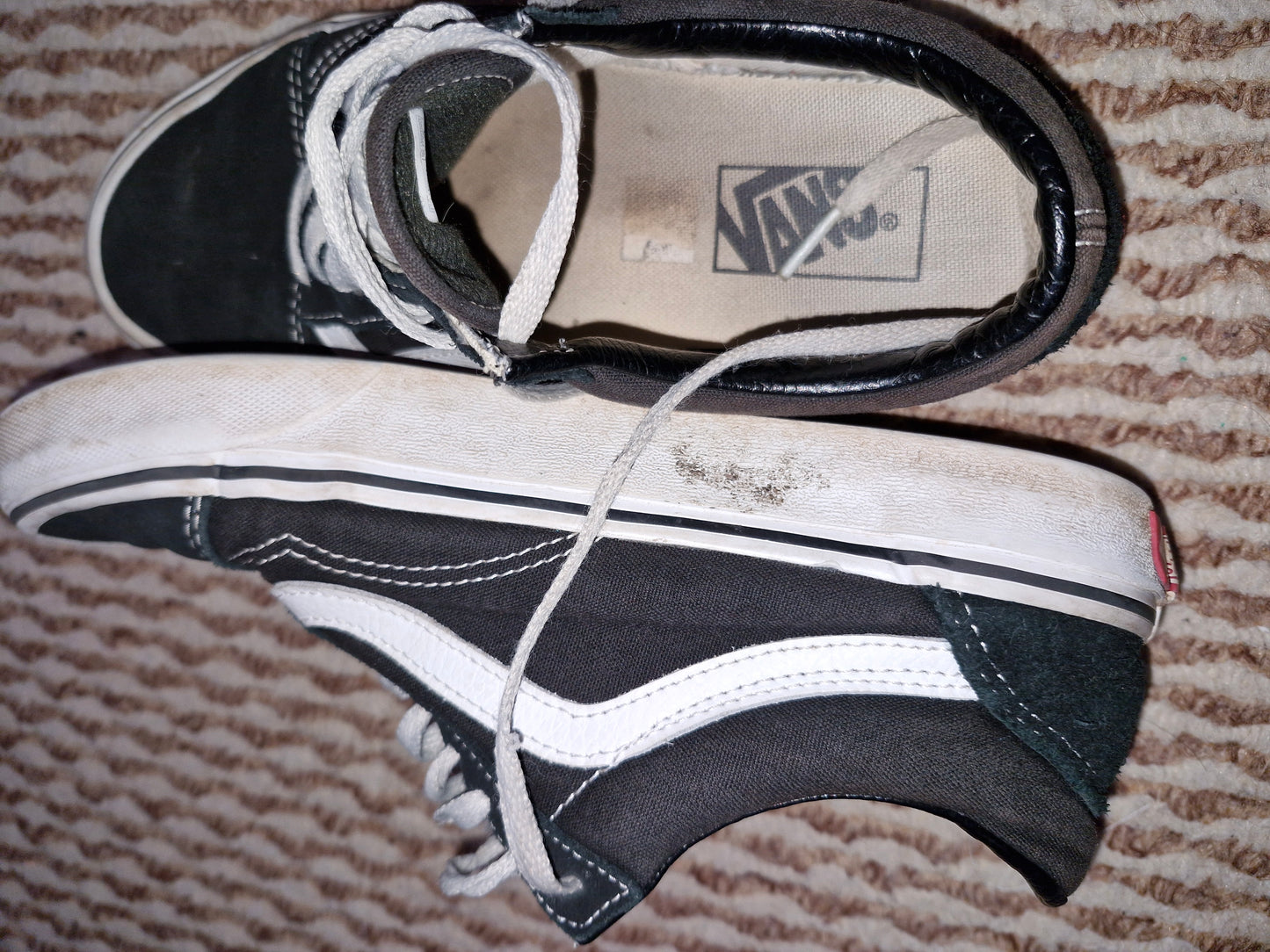 Well Worn Vans UK 5.5 / Medium Scented