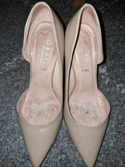Beige cutaway Heels / Well Worn / UK6