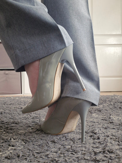 Grey Office Heels / Well Worn / UK6