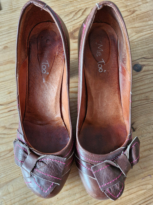 Brown and Pink shoes with block heel by Me Too / UK6