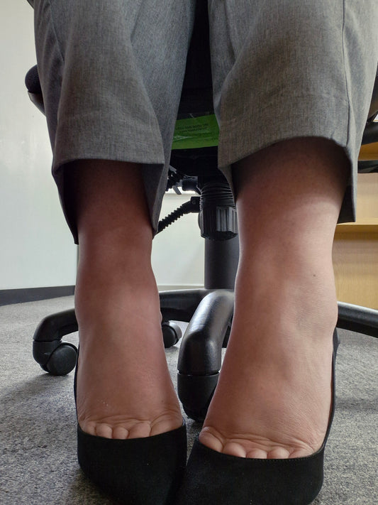 Black well-worn suede Heels / UK6