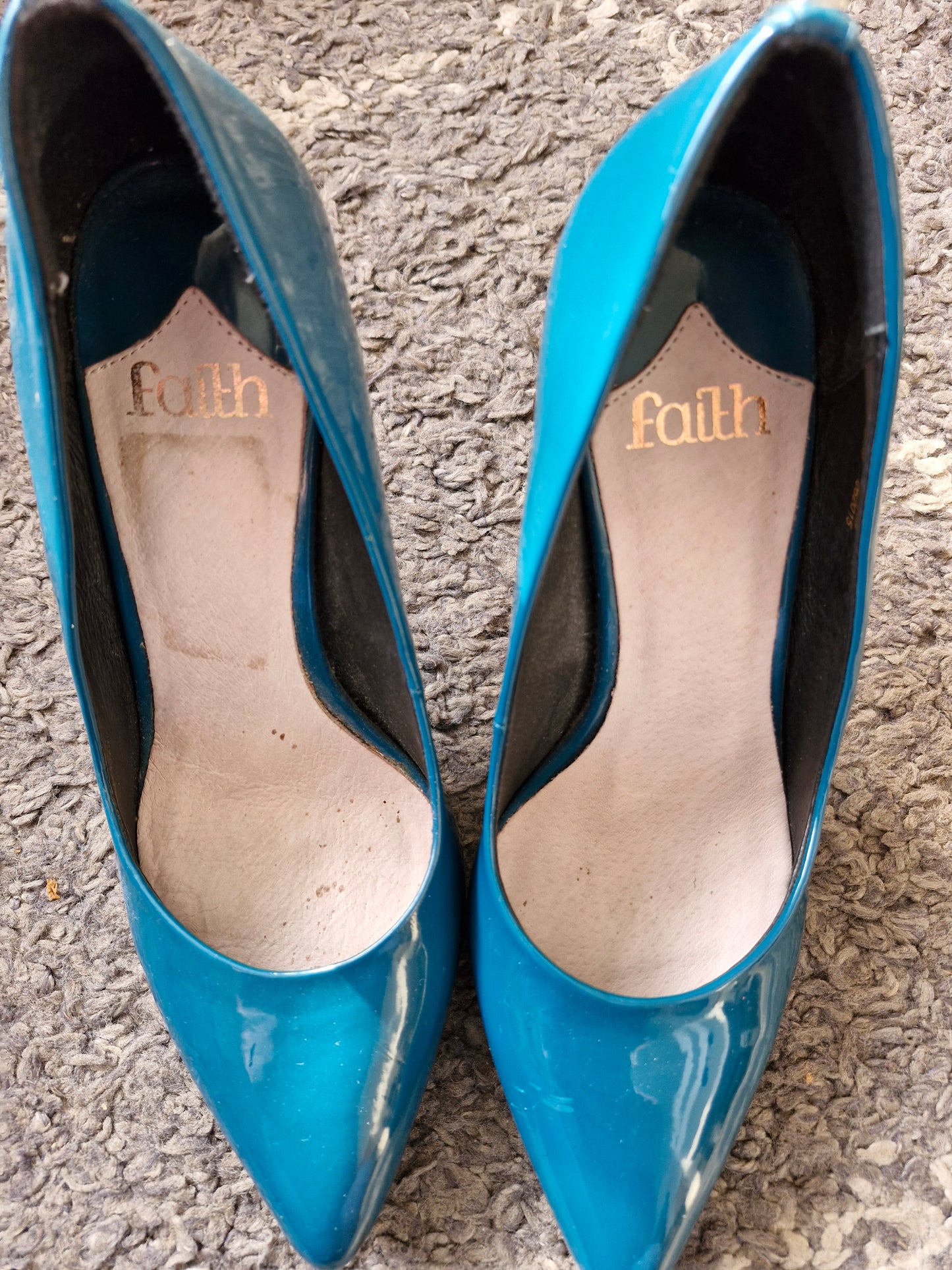 Well worn stiletto heel in Teal colour / UK6