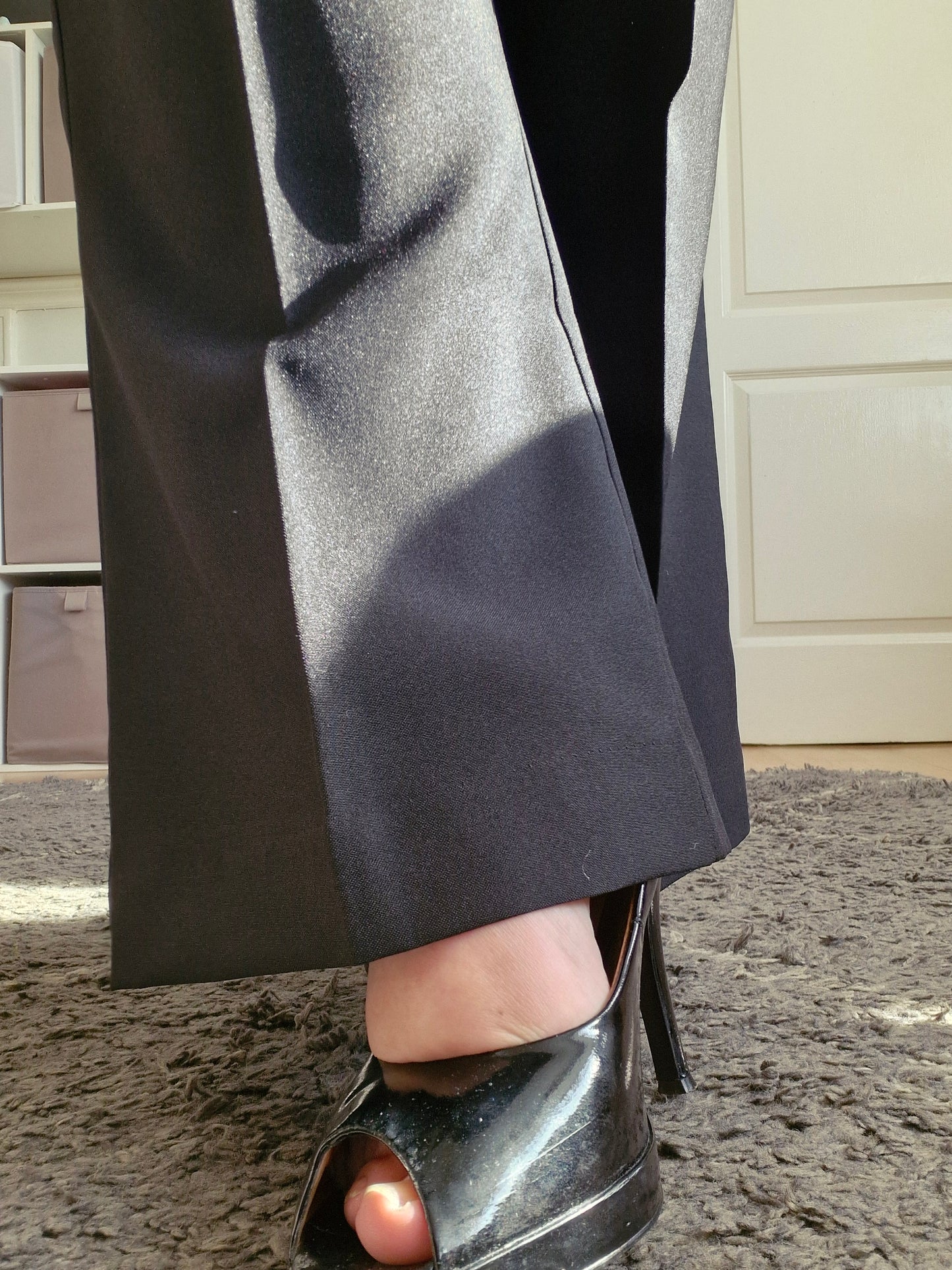 Black Well Worn Peeped Toe Heels / UK6