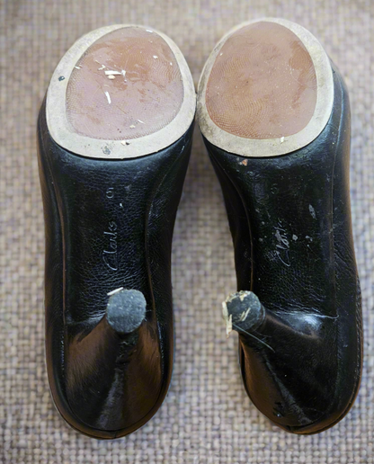 Heavily Worn Clarks Heels / UK5