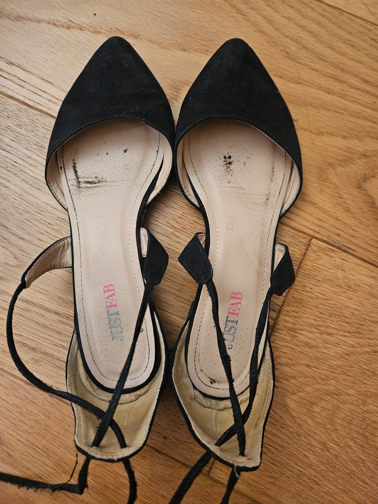 Black Strappy Flat Sandals / Well Worn UK5