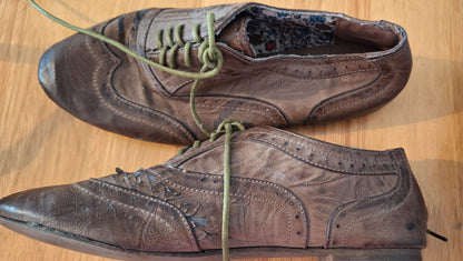 Trashed Brogues / Medium Scent / UK5