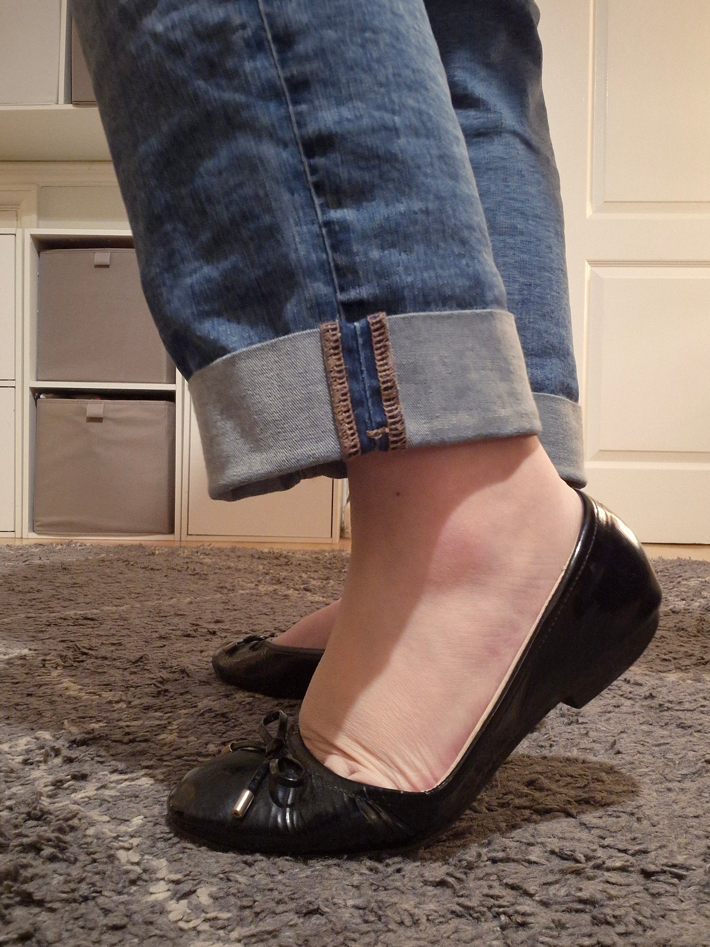 Black well worn flats/ UK6
